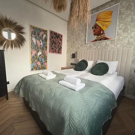 Citystay Beautiful With Garden! Апартаменты *